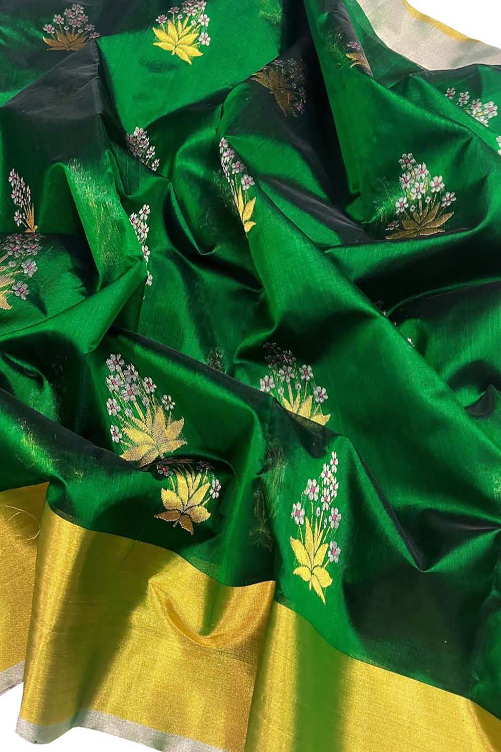 Exquisite Green Chanderi Handloom Pure Silk Saree: Timeless Elegance - Luxurion World