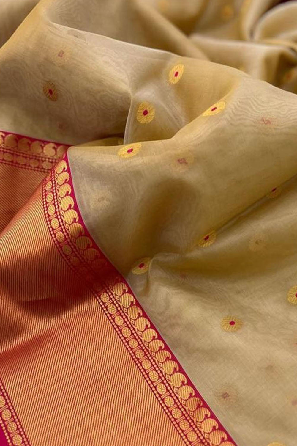 Elegant Pastel Chanderi Handloom Silk Saree: Pure Luxury - Luxurion World