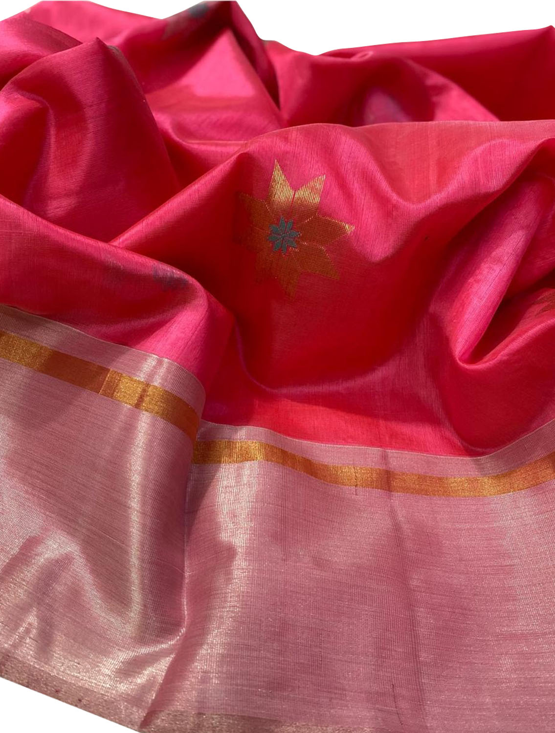 Elegant Pink Chanderi Handloom Silk Saree: A Timeless Classic - Luxurion World