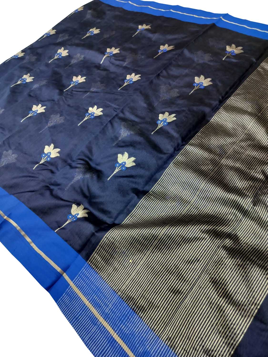 Elegant Blue Chanderi Handloom Silk Saree: A Timeless Classic - Luxurion World