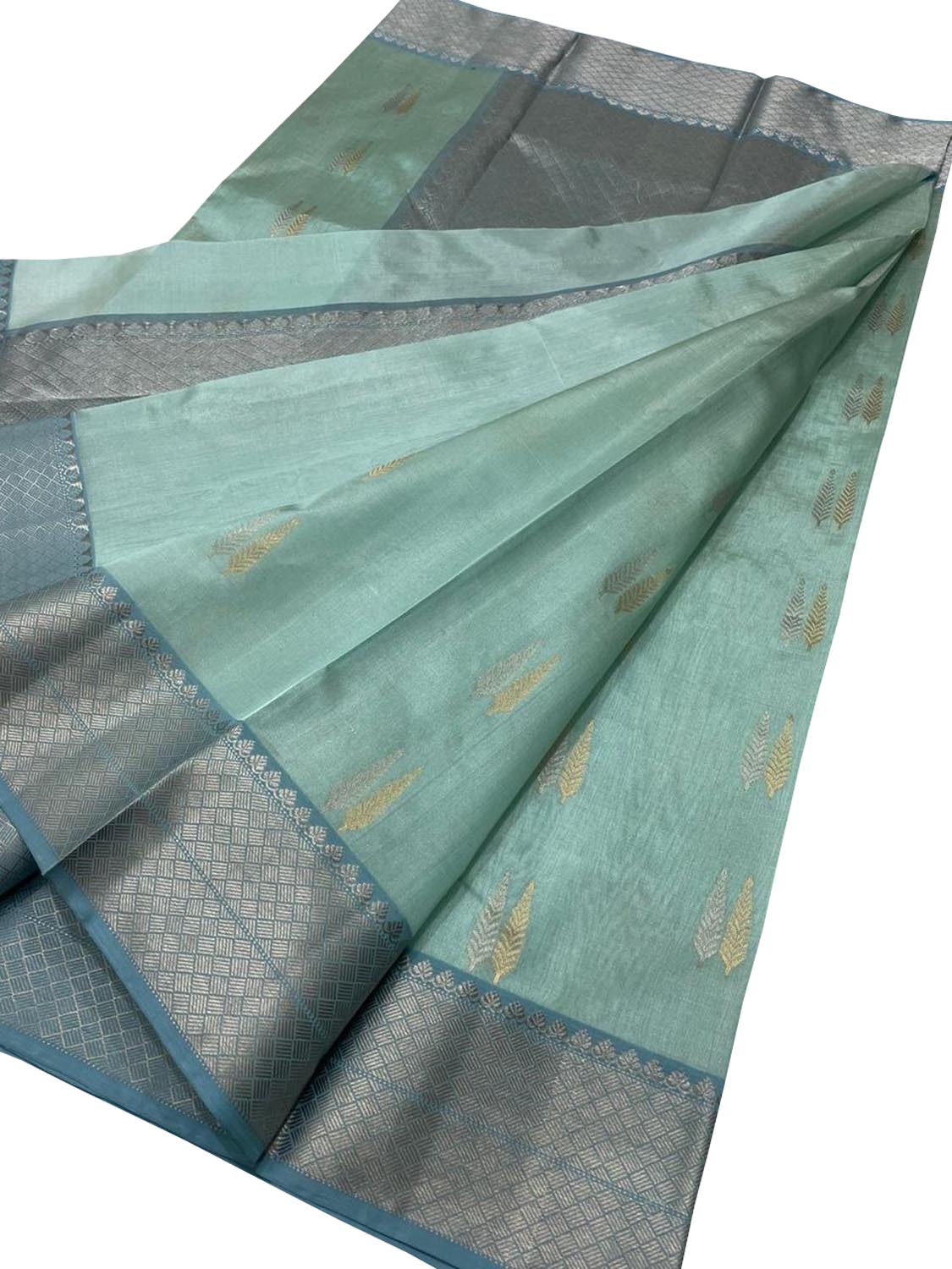 Exquisite Green Chanderi Handloom Pure Silk Saree: Timeless Elegance - Luxurion World