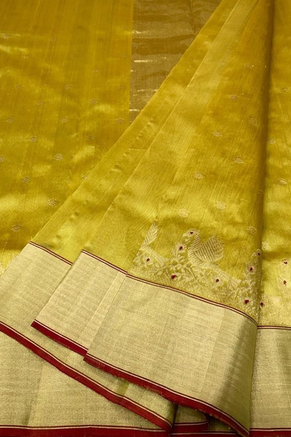 Exquisite Green Chanderi Handloom Pure Silk Saree: Timeless Elegance - Luxurion World