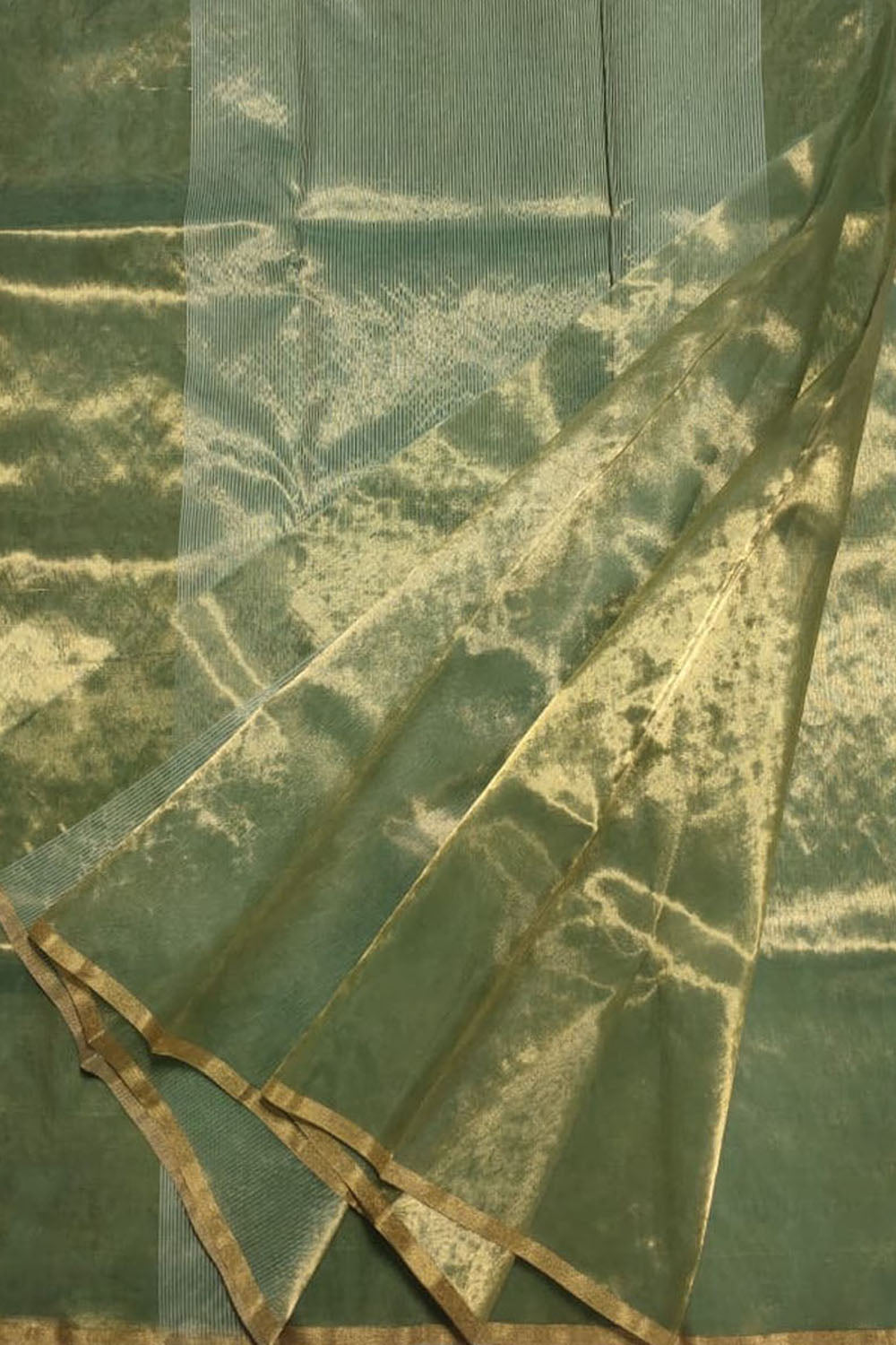 Exquisite Green Chanderi Handloom Pure Tissue Saree: Timeless Elegance - Luxurion World