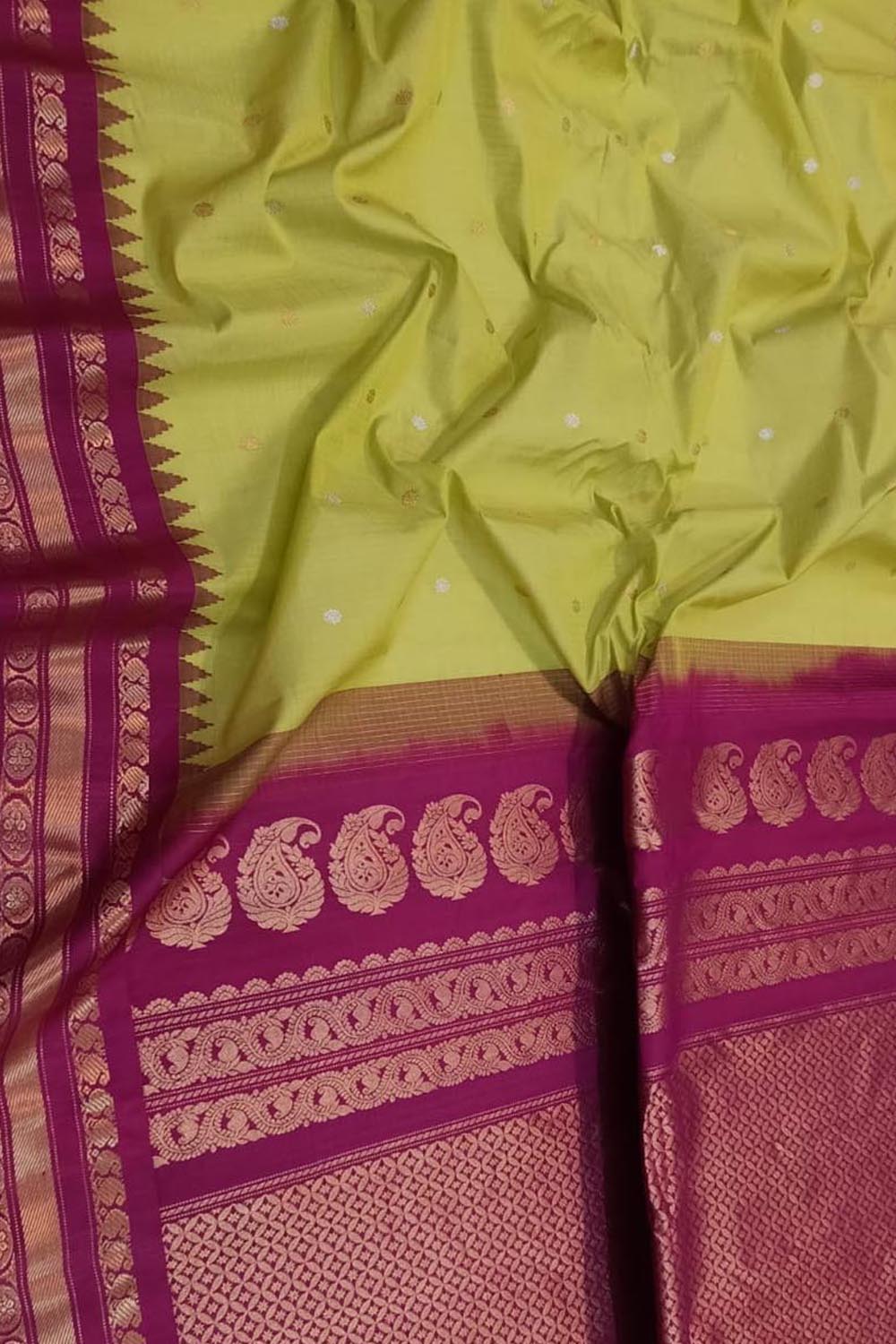 Green Gadwal Handloom Sico Saree - Luxurion World