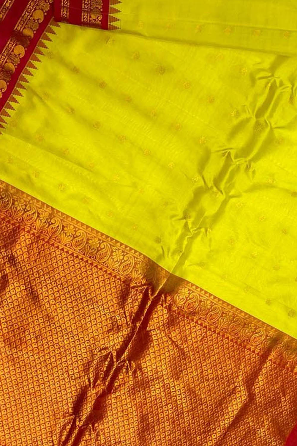 Yellow Gadwal Handloom Pure Silk Saree