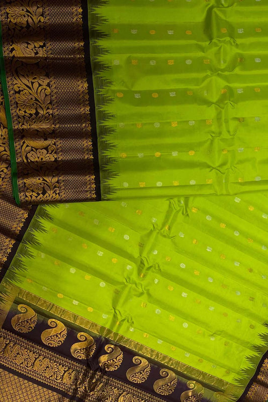 Green Gadwal Handloom Pure Silk Saree - Luxurion World
