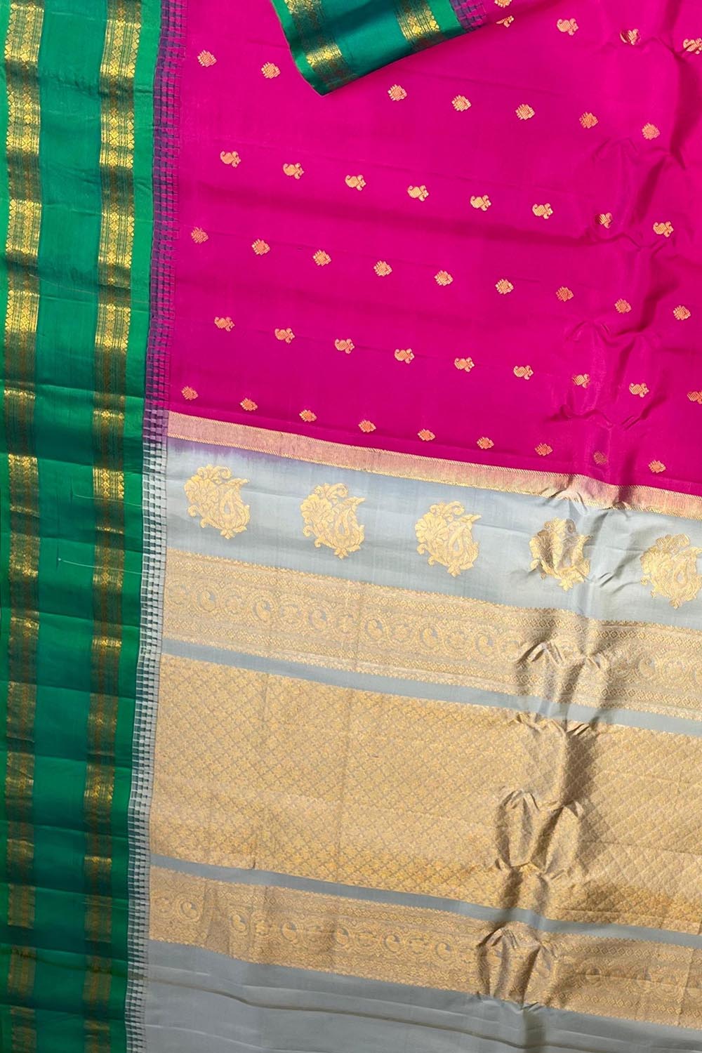 Exquisite Pink Gadwal Handloom Pure Silk Saree: A Timeless Elegance - Luxurion World