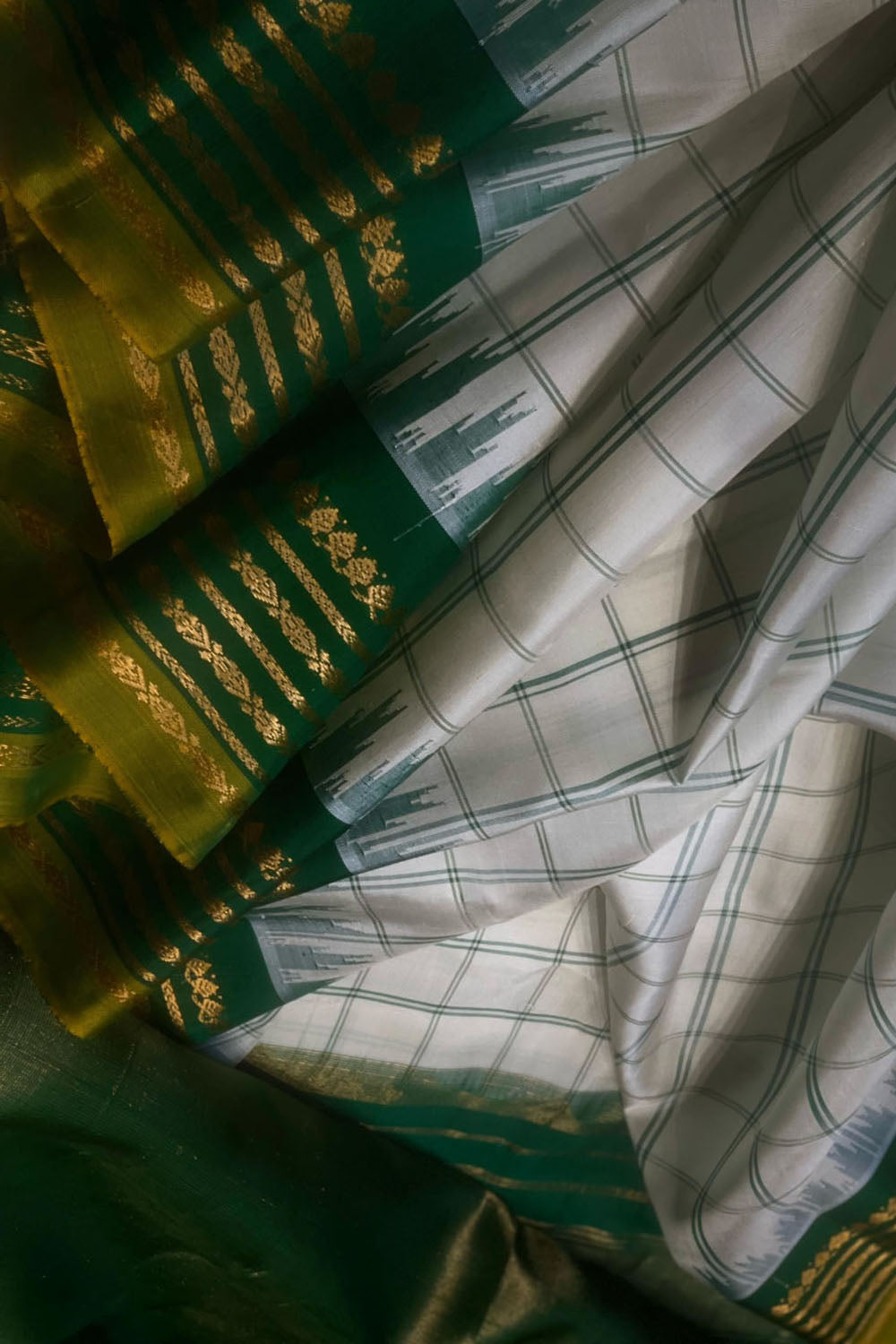 Elegant Grey Gadwal Pure Silk Saree - Luxurion World
