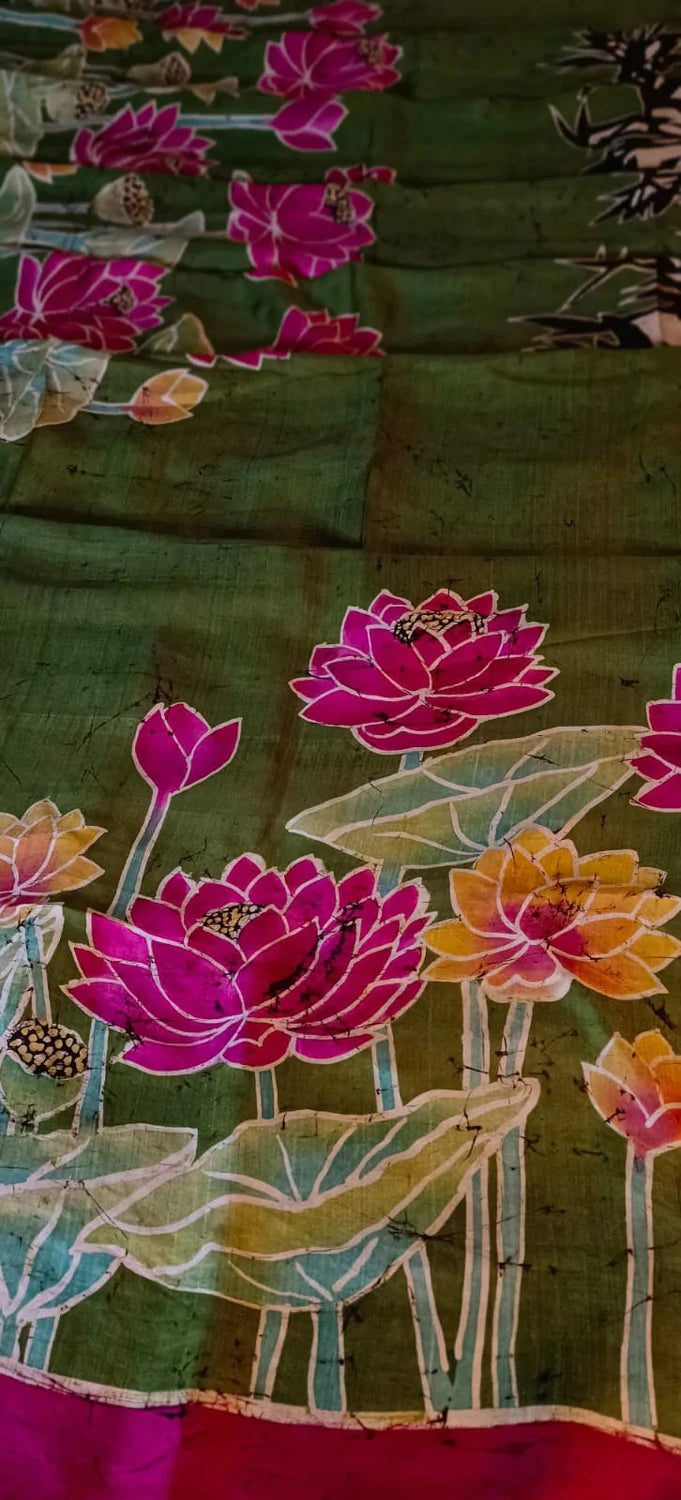 Green Batik Hand Painted Pichhwai Mulberry Silk Floral Design Saree