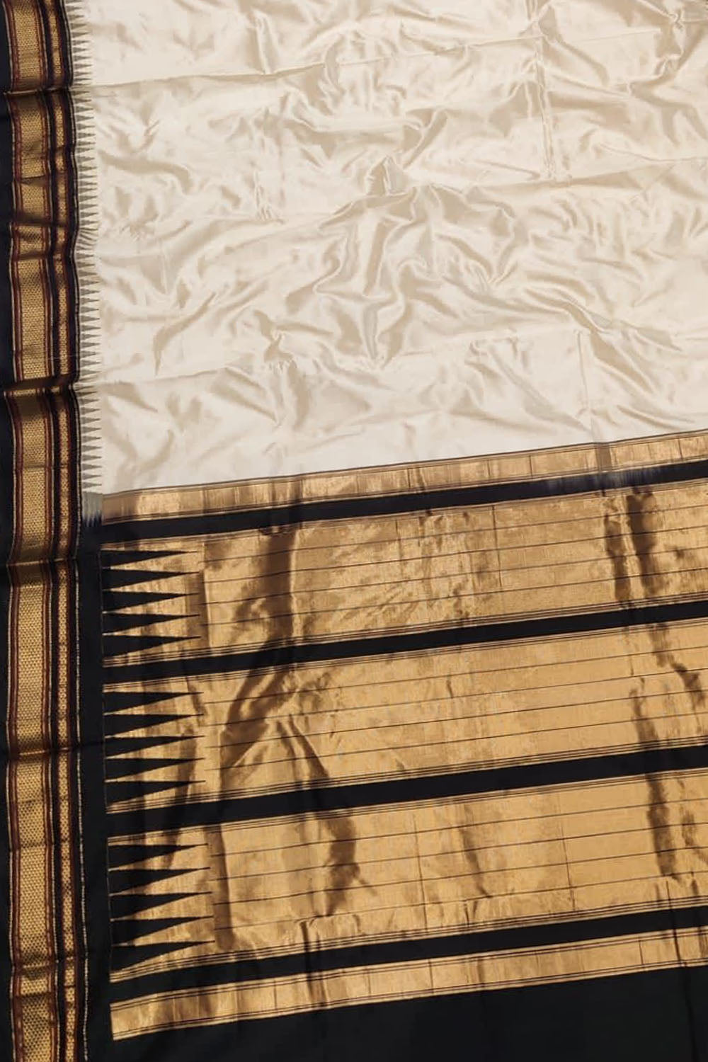 Off White Ilkal Handloom Pure Silk Saree - Luxurion World