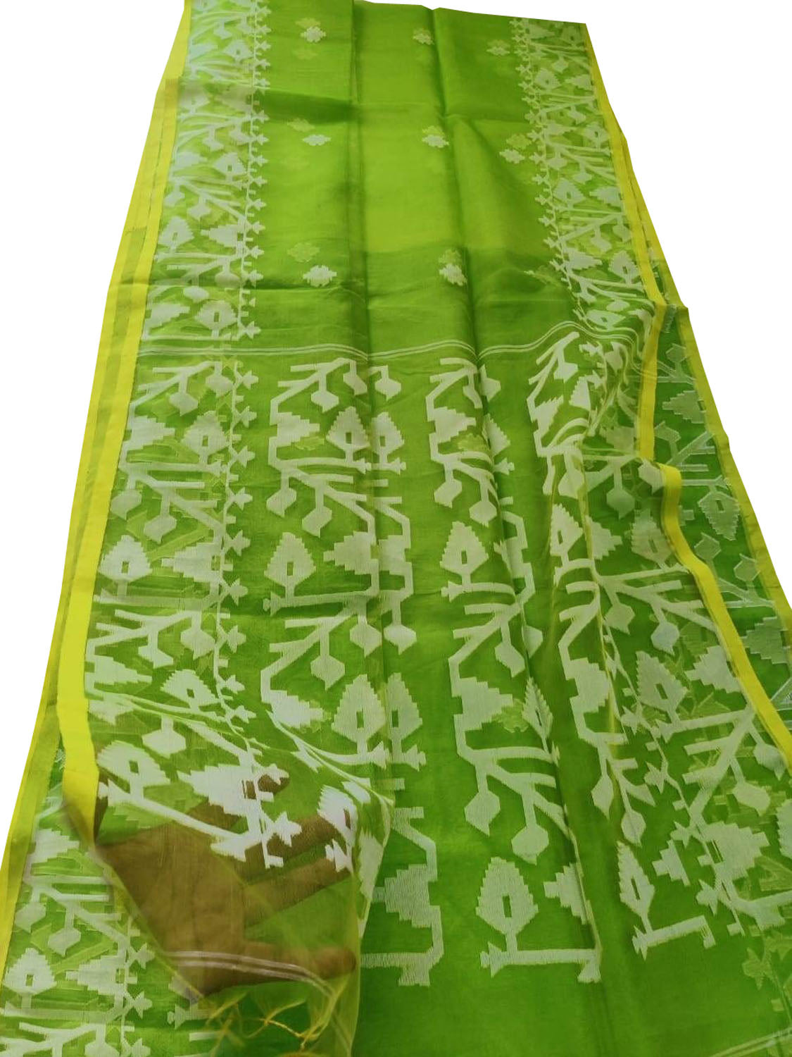 Stunning Green Handloom Jamdani Muslin Saree - Perfect for Any Occasion - Luxurion World