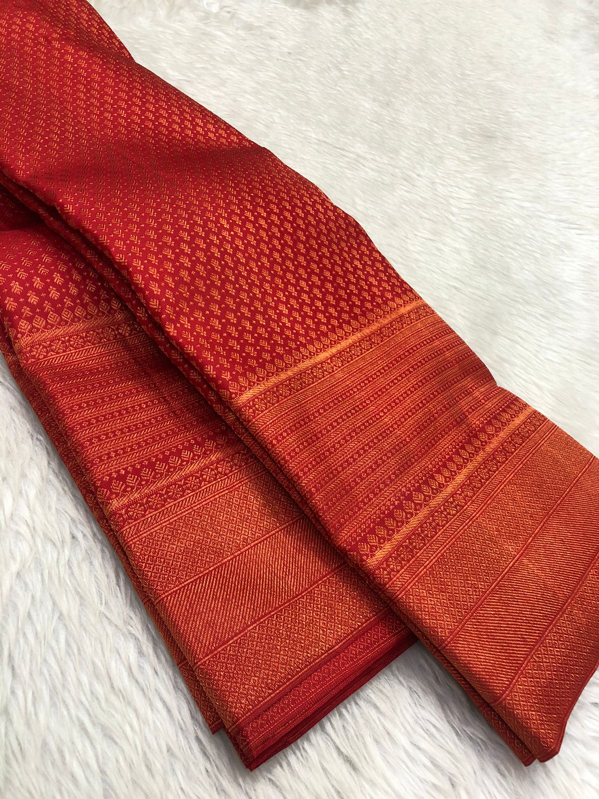 Red Handloom Kanjeevaram Pure Silk Saree - Luxurion World