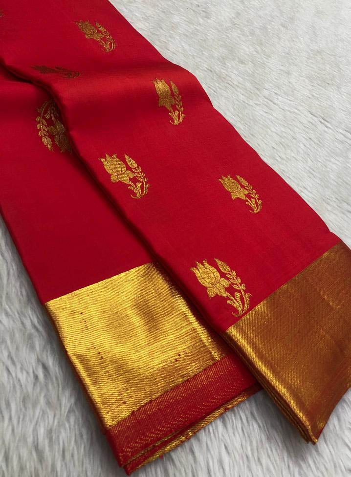 Red Handloom Kanjeevaram Pure Silk Saree - Luxurion World