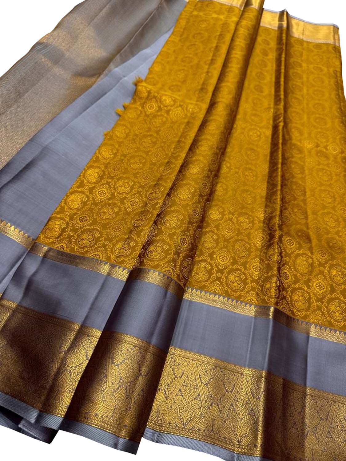Golden Kanjeevaram Handloom Pure Silk Saree - Luxurion World