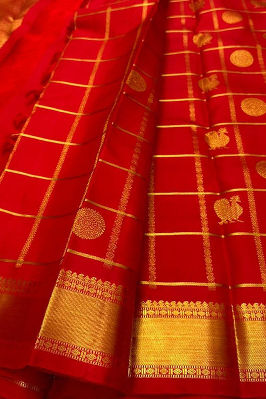 Exquisite Red Kanjeevaram Handloom Pure Silk Saree: Timeless Elegance - Luxurion World
