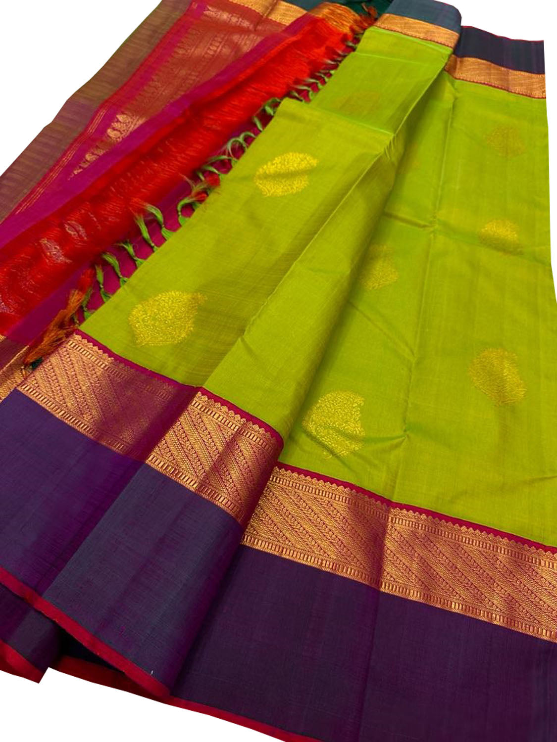 Exquisite Green Kanjeevaram Handloom Pure Silk Saree: Timeless Elegance - Luxurion World