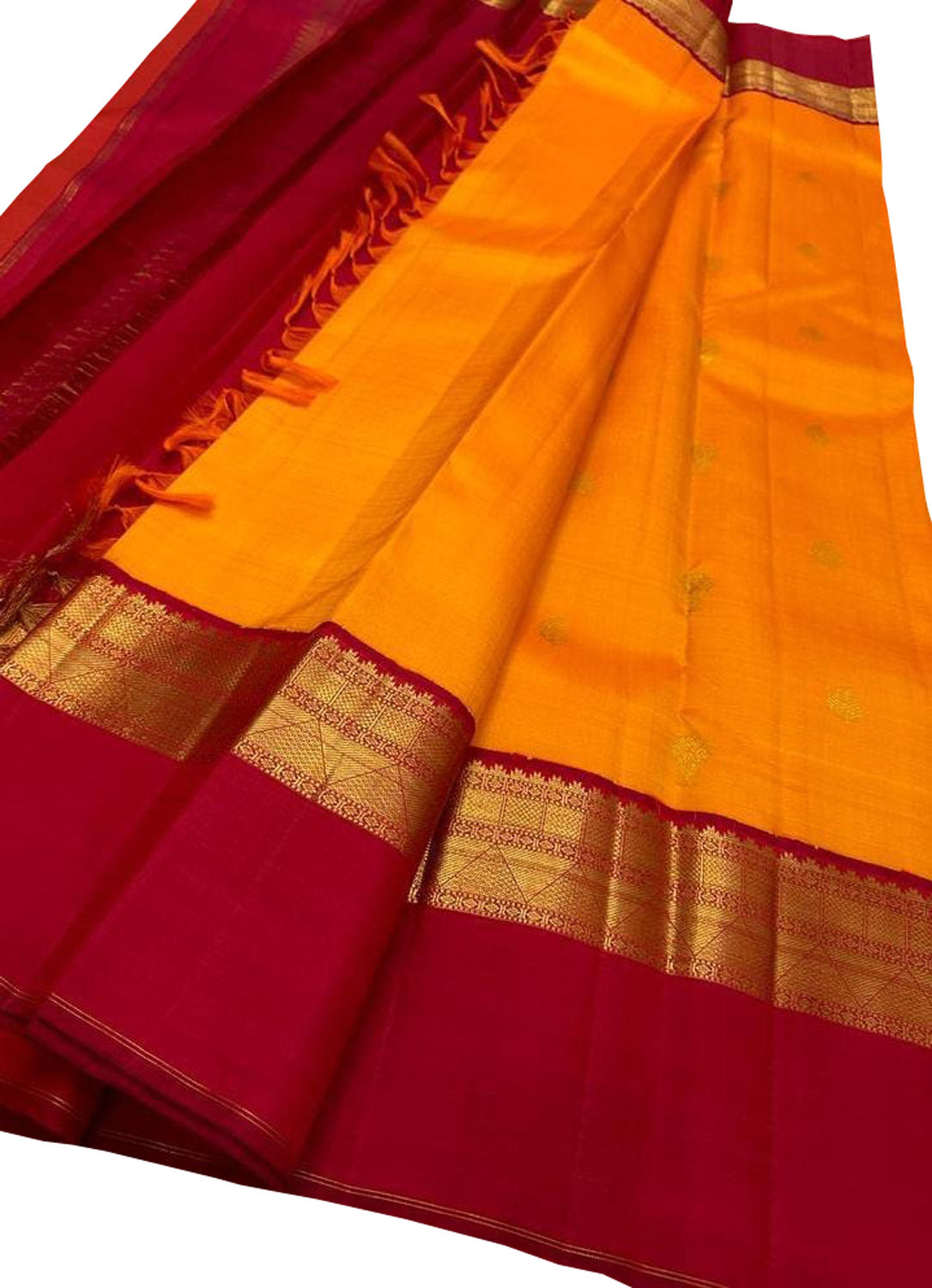 Exquisite Orange Kanjeevaram Handloom Pure Silk Saree: A Timeless Masterpiece - Luxurion World