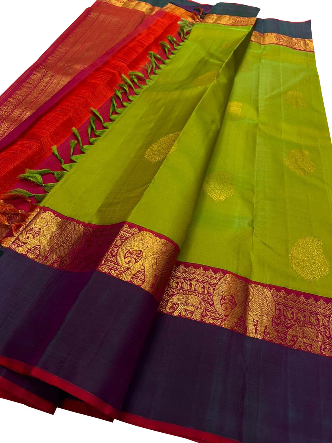 Exquisite Green Kanjeevaram Handloom Pure Silk Saree: Timeless Elegance - Luxurion World