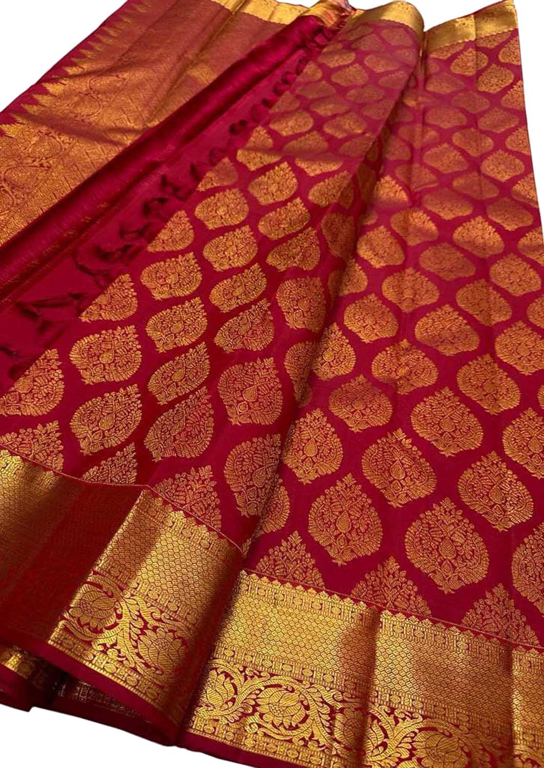 Exquisite Red Kanjeevaram Handloom Pure Silk Saree: Timeless Elegance - Luxurion World