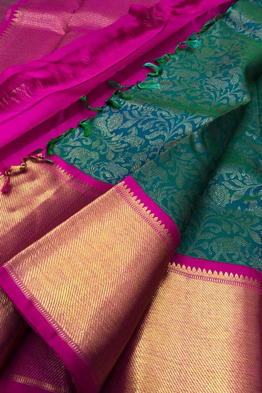 Exquisite Green Kanjeevaram Handloom Pure Silk Saree: Timeless Elegance - Luxurion World