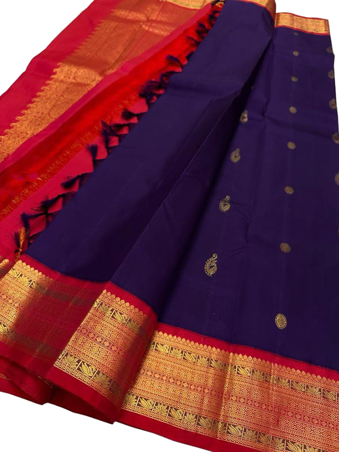 Exquisite Blue Kanjeevaram Handloom Pure Silk Saree: Timeless Elegance - Luxurion World