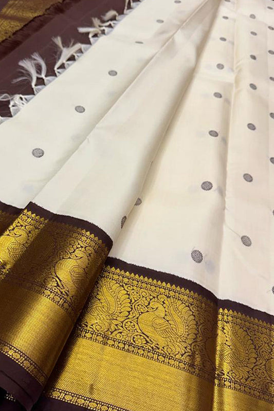 Exquisite Off White Kanjeevaram Handloom Pure Silk Saree: Timeless Elegance - Luxurion World