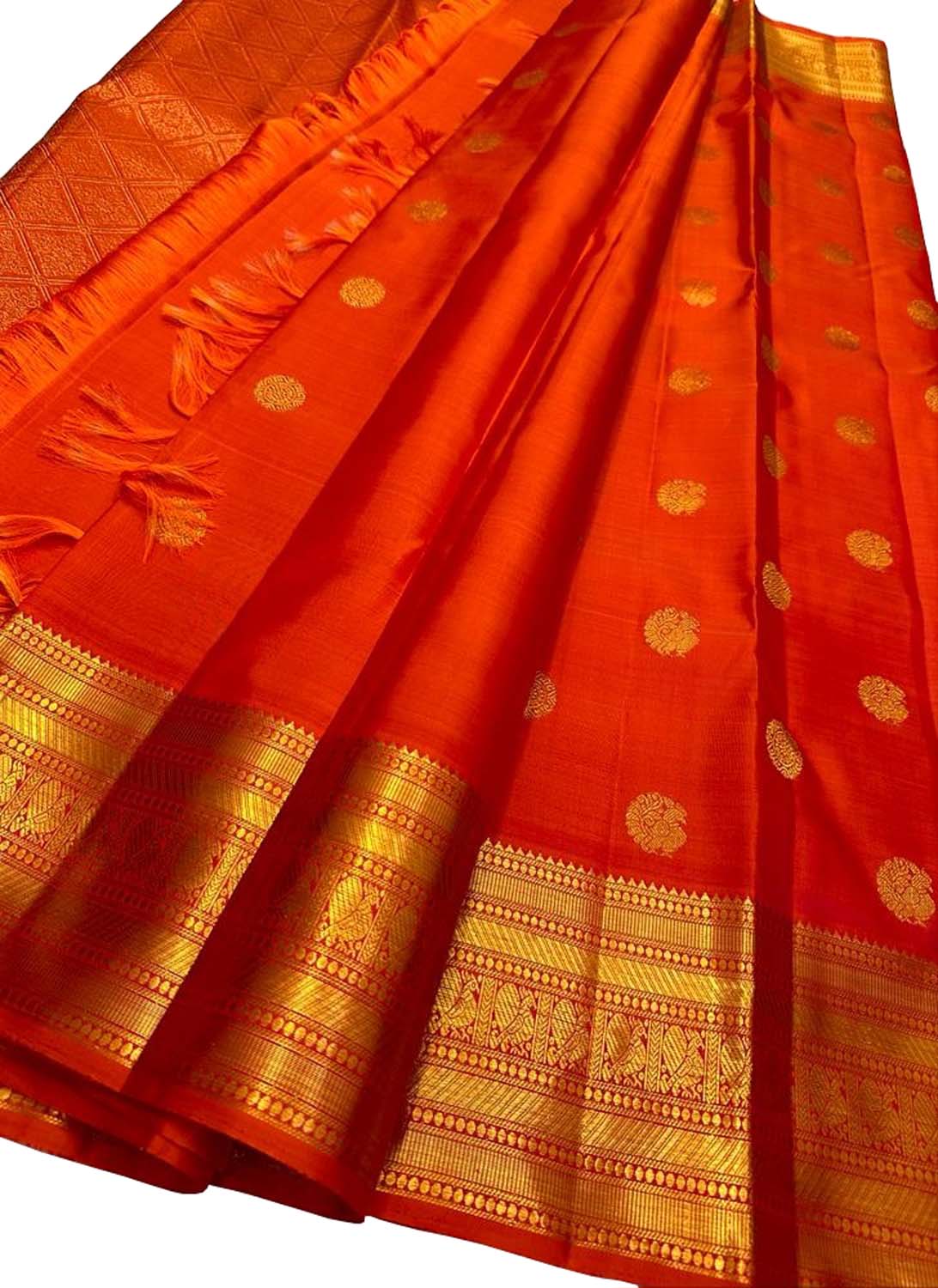 Exquisite Orange Kanjeevaram Handloom Pure Silk Saree: A Timeless Masterpiece - Luxurion World