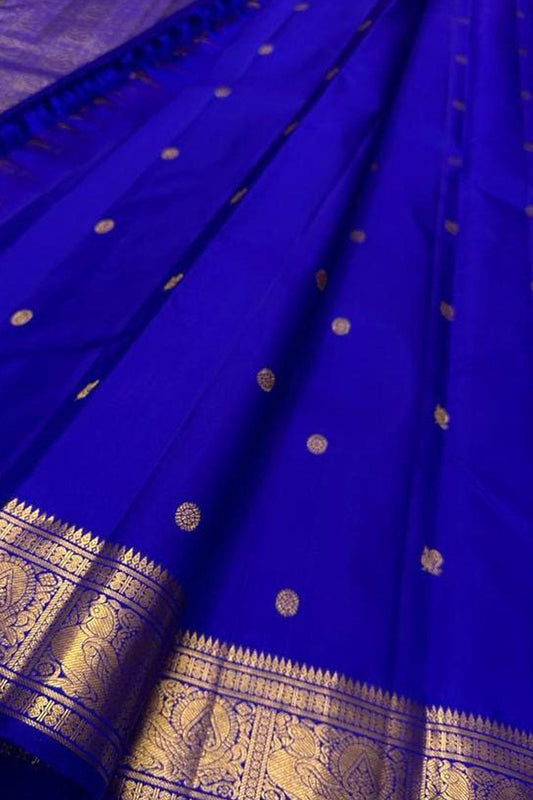 Exquisite Blue Kanjeevaram Handloom Pure Silk Saree: Timeless Elegance - Luxurion World