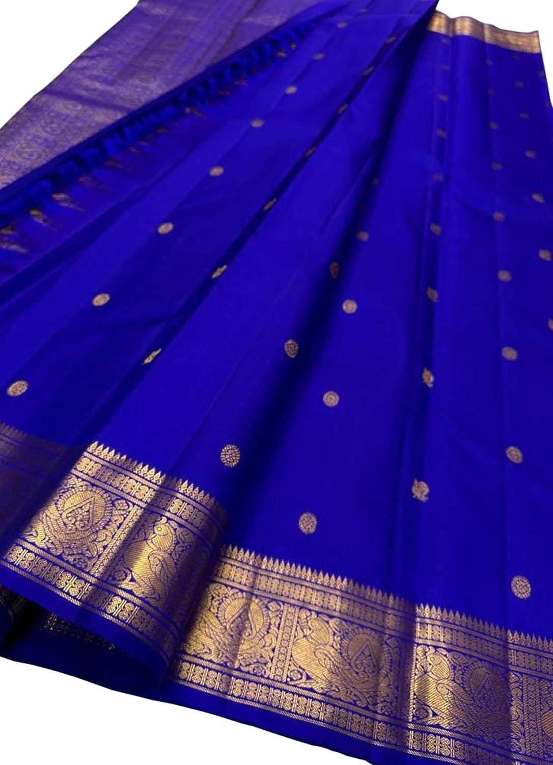 Exquisite Blue Kanjeevaram Handloom Pure Silk Saree: Timeless Elegance - Luxurion World