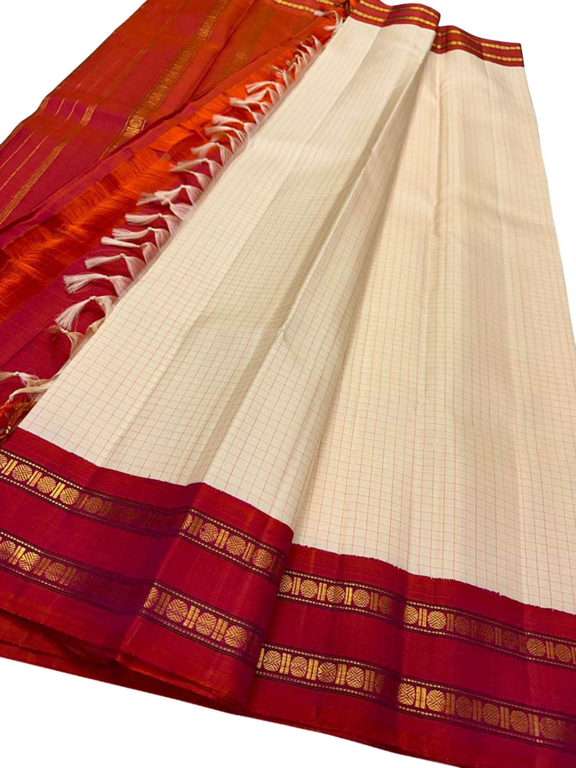 Elegant Off White Kanjeevaram Handloom Pure Silk Saree - Luxurion World