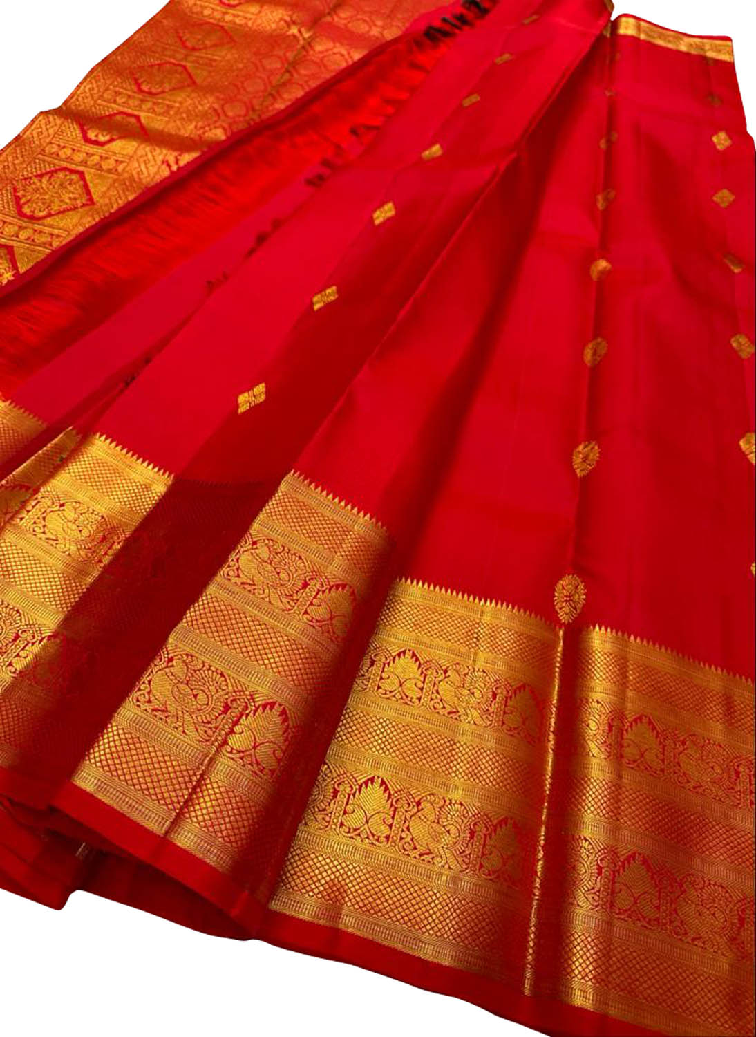 Exquisite Red Kanjeevaram Handloom Pure Silk Saree: Timeless Elegance - Luxurion World