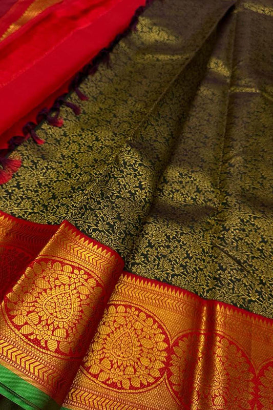 Green Handloom Kanjeevaram Pure Silk Saree - Elegant and Luxurious - Luxurion World