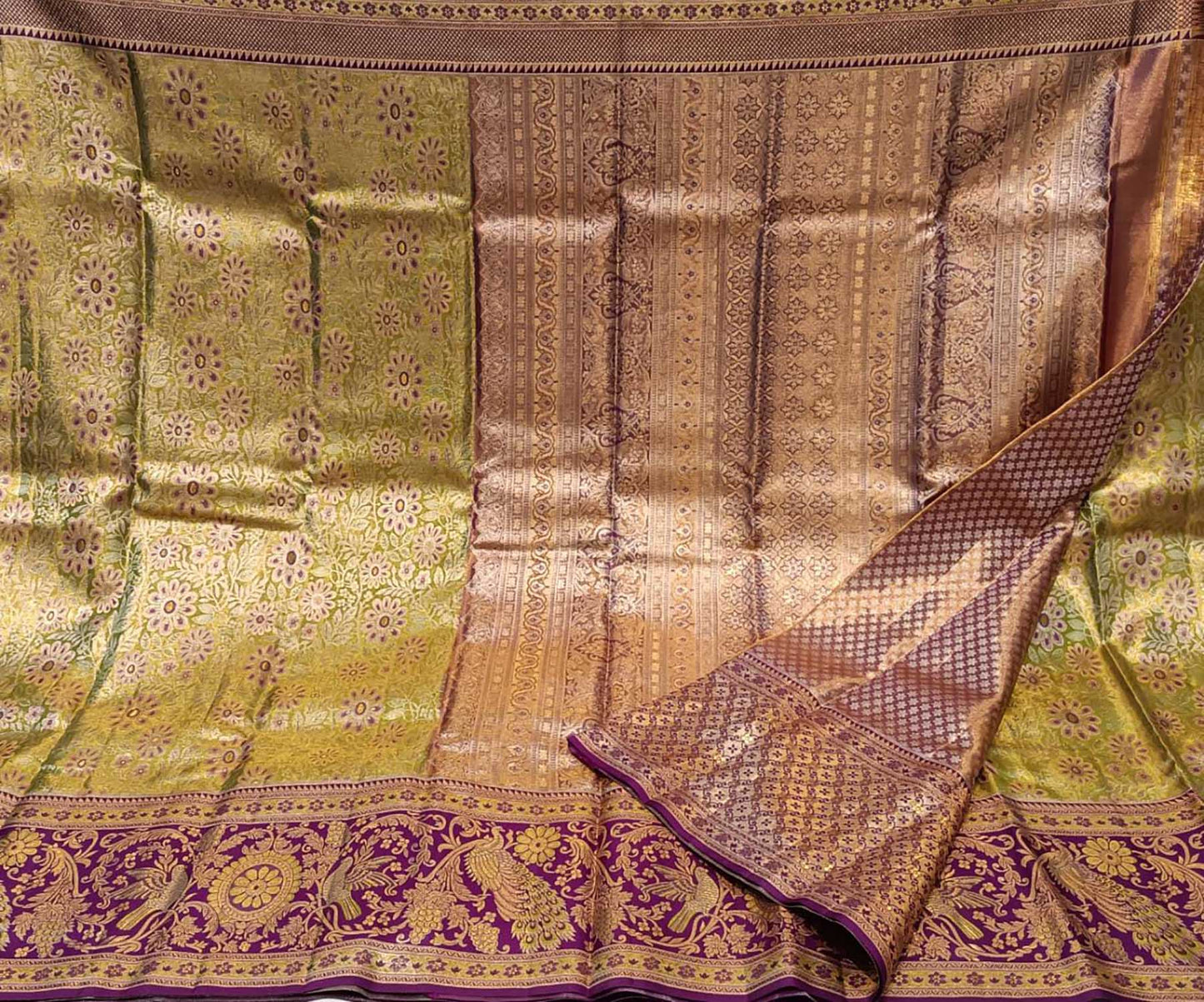 Shop the Finest Green Kanjeevaram Handloom Pure Silk Saree Online - Luxurion World