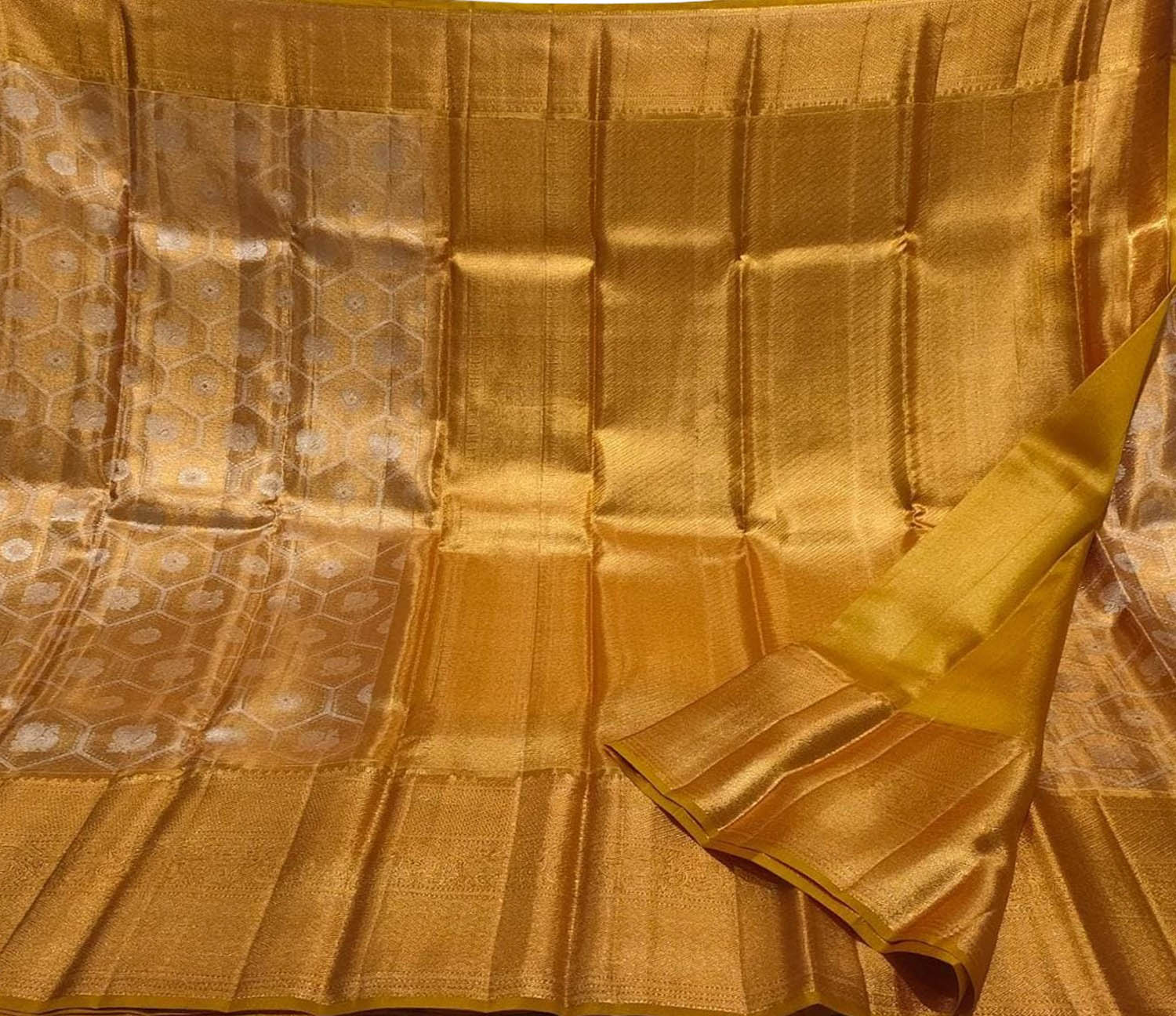 Golden Kanjeevaram Handloom Pure Tissue Silk Saree - Luxurion World