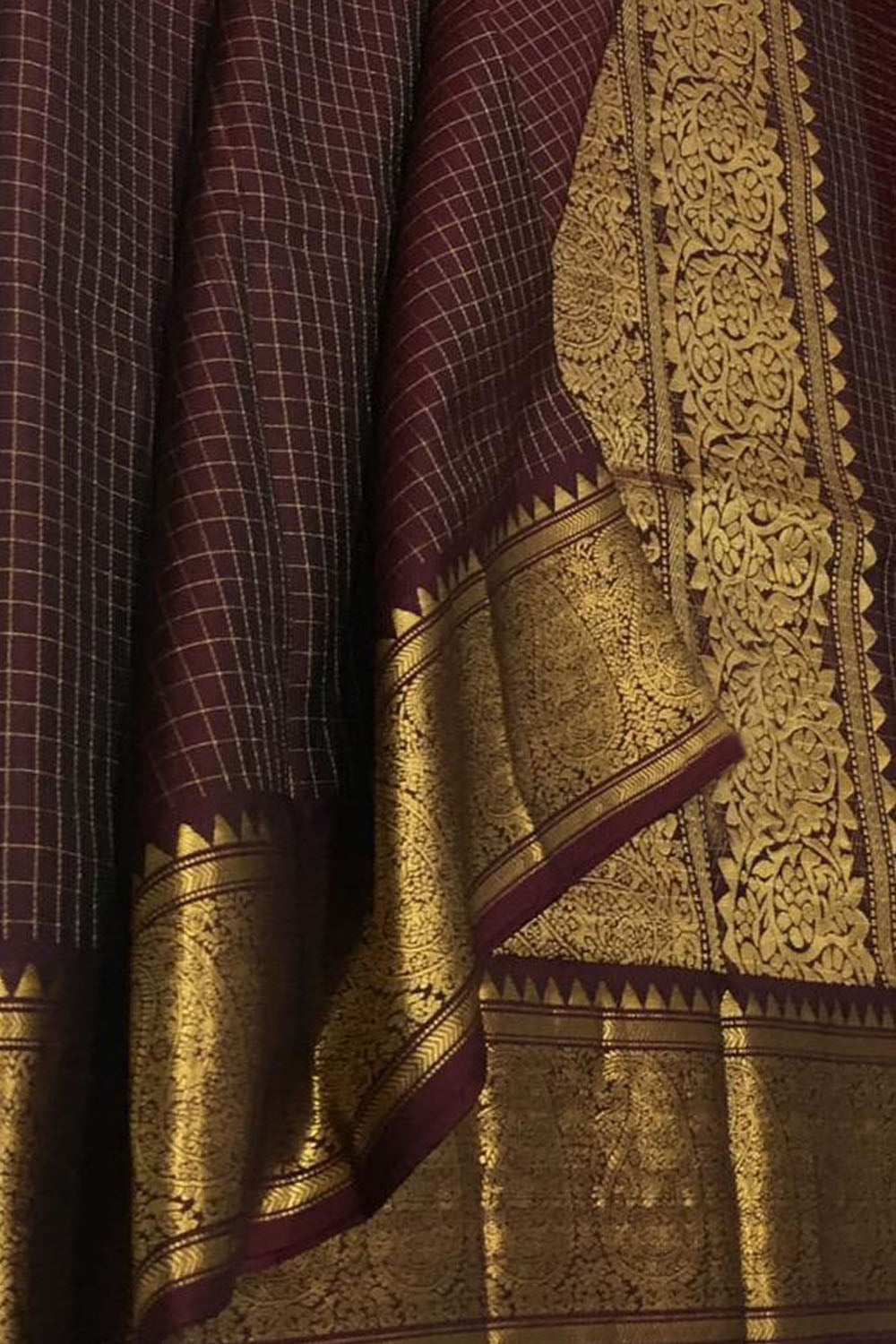 Elegant Maroon Kanjeevaram Handloom Pure Silk Saree - Luxurion World