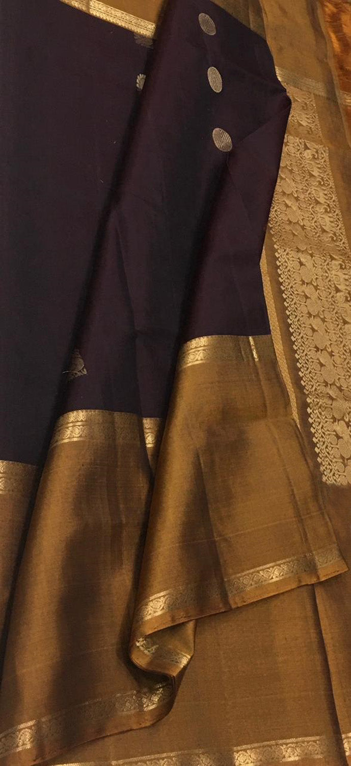 Exquisite Brown Kanjeevaram Handloom Pure Silk Saree: Timeless Elegance - Luxurion World