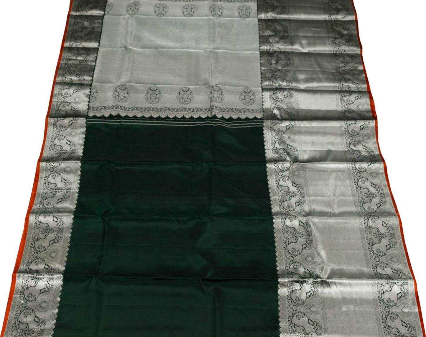 Exquisite Green Pure Kanjiwaram Pure Silk Woven Saree: Timeless Elegance - Luxurion World