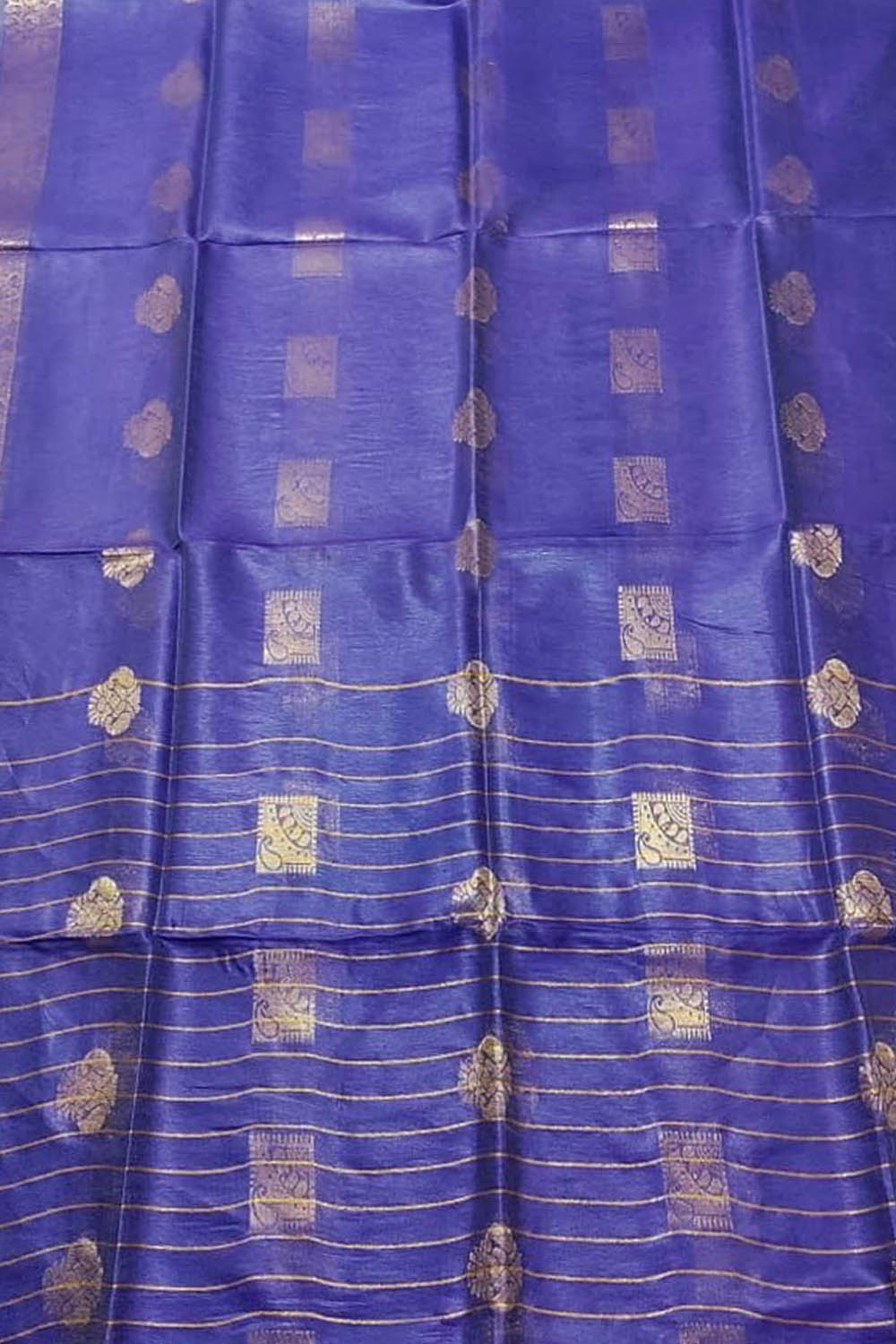 Stunning Purple Linen Silk Saree for a Pure and Elegant Look - Luxurion World