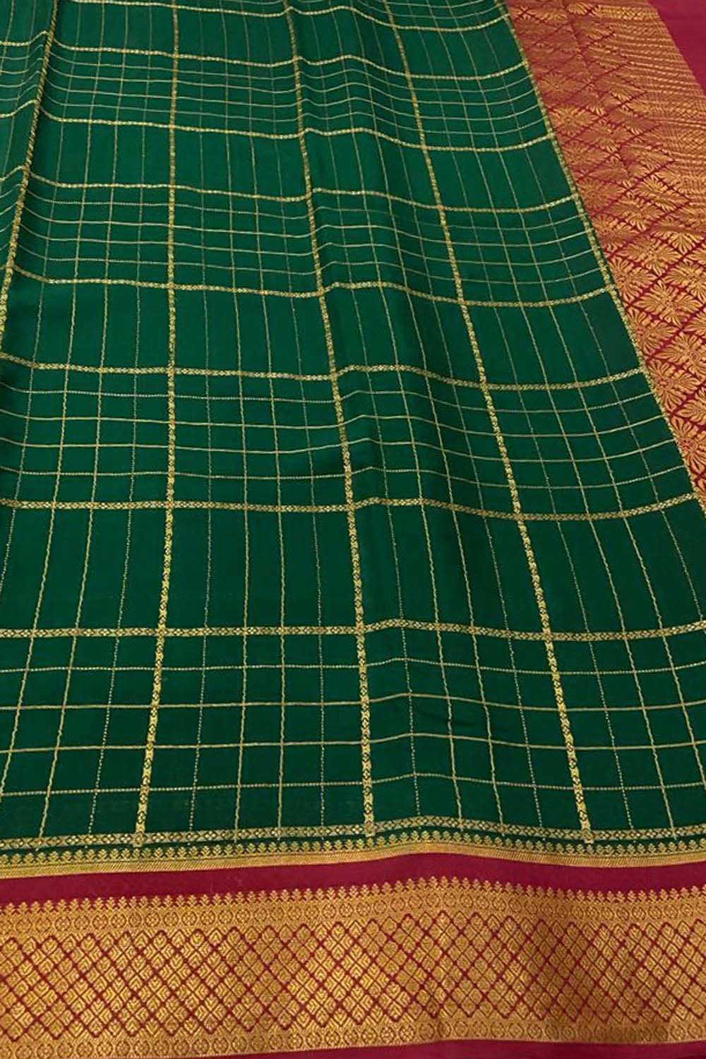 Green Mysore Handloom Pure Crepe Silk Saree - Luxurion World