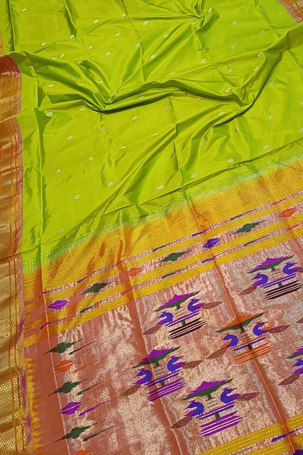 Pure Silk Green Paithani Handloom Saree: Traditional Elegance - Luxurion World