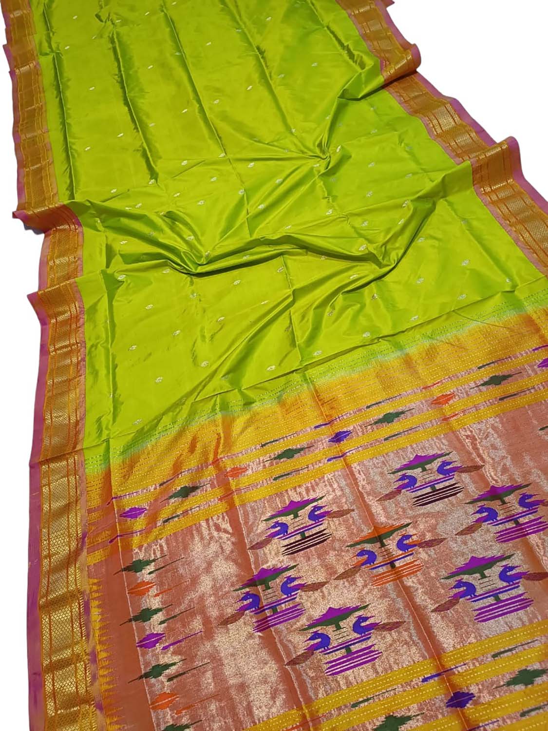 Pure Silk Green Paithani Handloom Saree: Traditional Elegance - Luxurion World