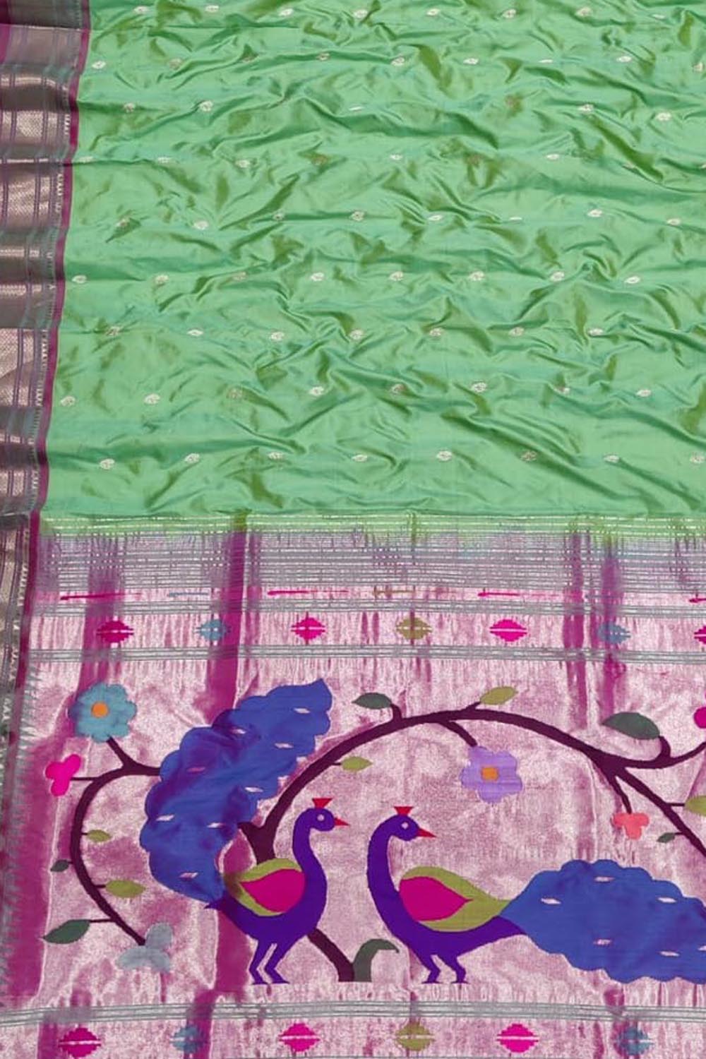 Pure Silk Green Paithani Handloom Saree: Traditional Elegance - Luxurion World