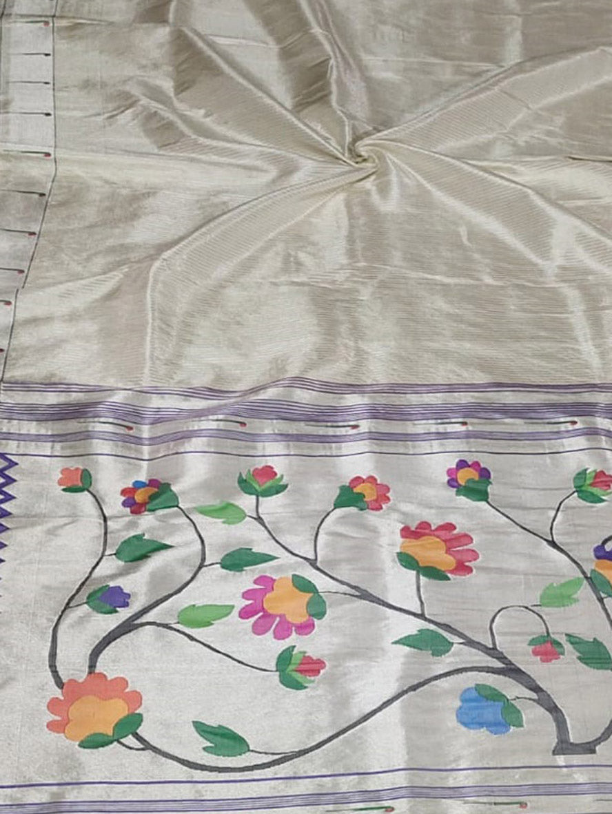 Off White Paithani Handloom Pure Silk Flower Design Muniya Border Saree - Luxurion World