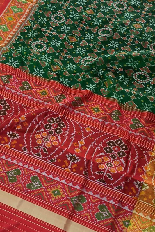 Exquisite Green Handloom Patola Silk Saree: Single Ikat, Pure Elegance - Luxurion World