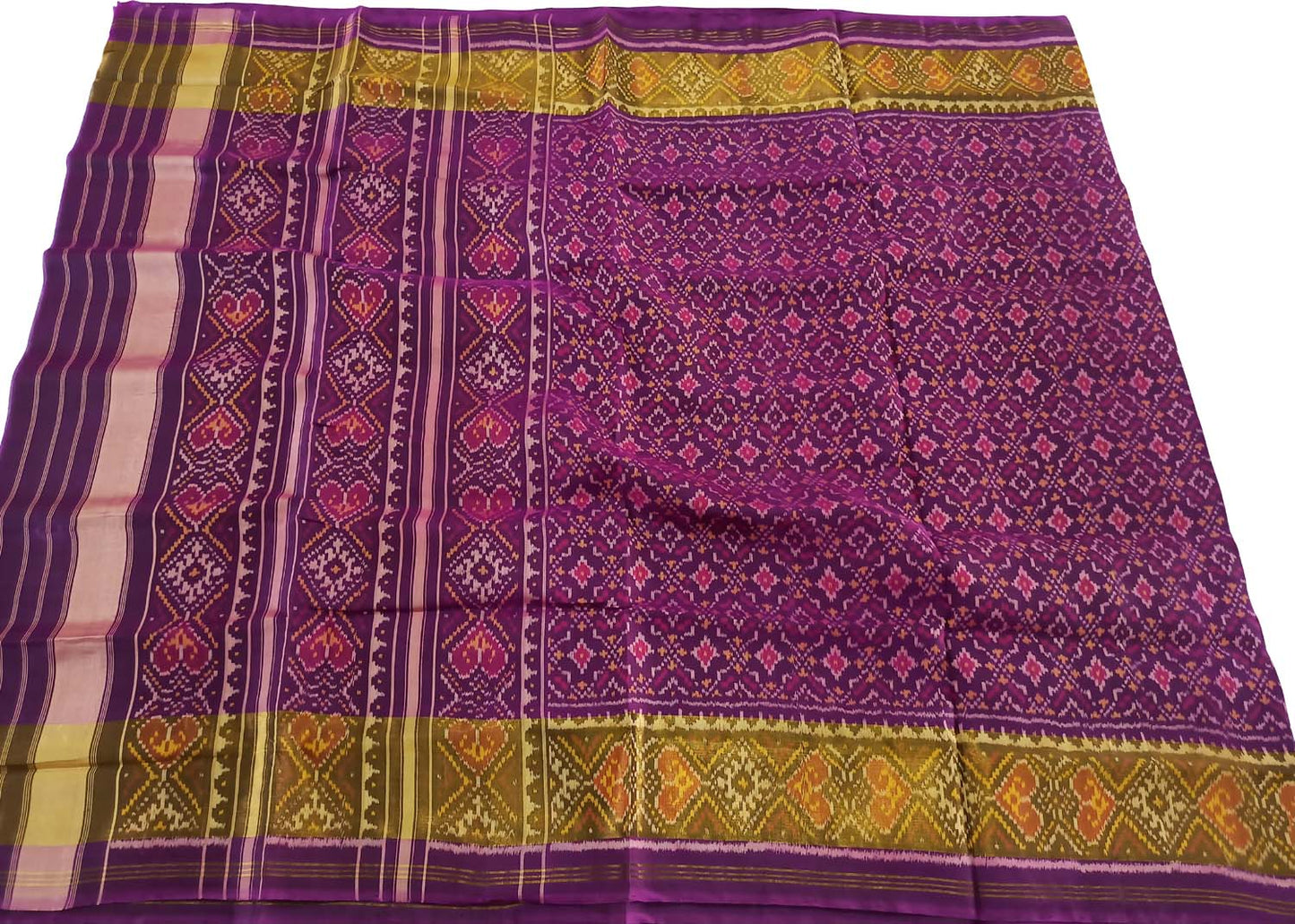 Exquisite Purple Handloom Patola Single Ikat Pure Silk Saree: A Timeless Masterpiece - Luxurion World