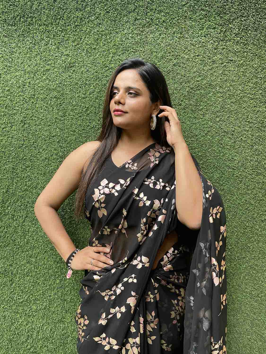 Stylish Black Georgette Saree with Trendy Foil Print - Perfect for Any Occasion - Luxurion World