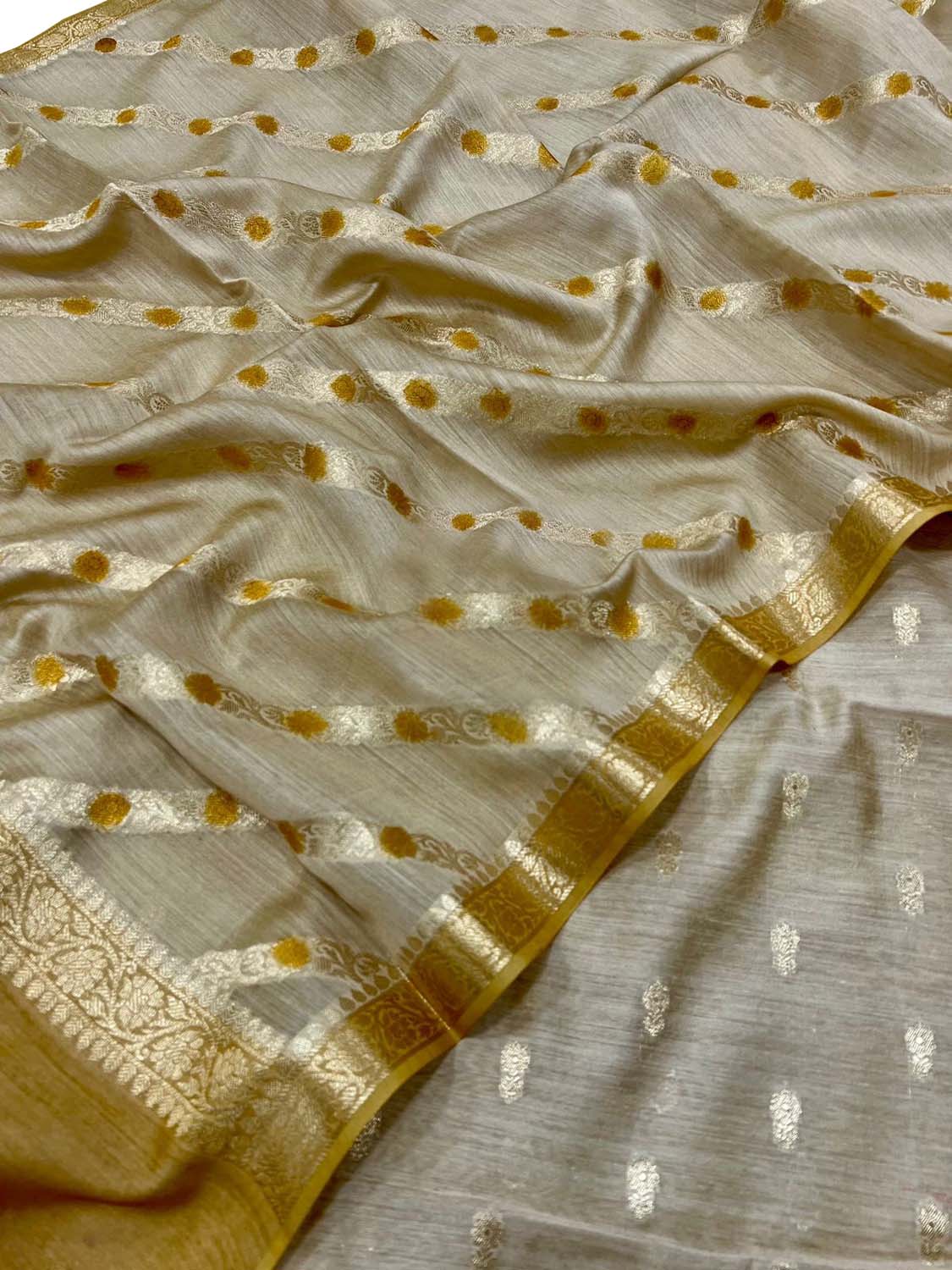 Exquisite Red Banarasi Moonga Silk Three Piece Suit Set: Pastel Perfection! - Luxurion World