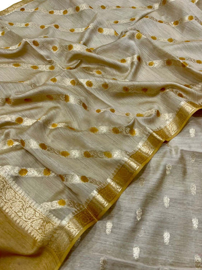 Exquisite Red Banarasi Moonga Silk Three Piece Suit Set: Pastel Perfection! - Luxurion World