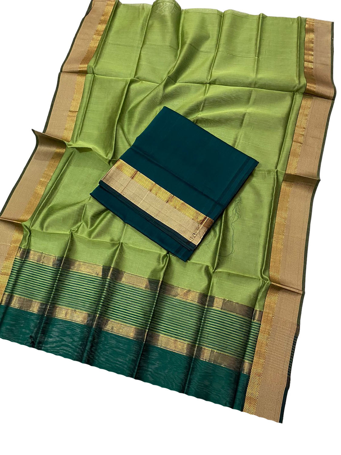 Get the Latest Green Maheshwari Handloom Cotton Silk Suit Set Online - Shop Now! - Luxurion World