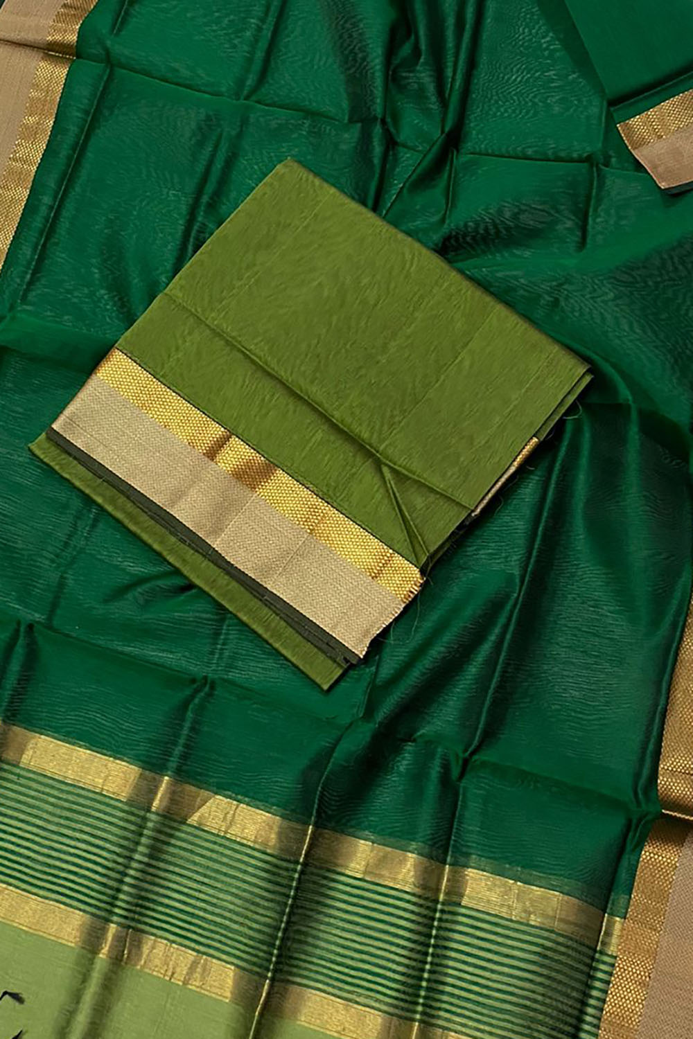 Get the Latest Green Maheshwari Handloom Suit Set Online - Shop Now! - Luxurion World